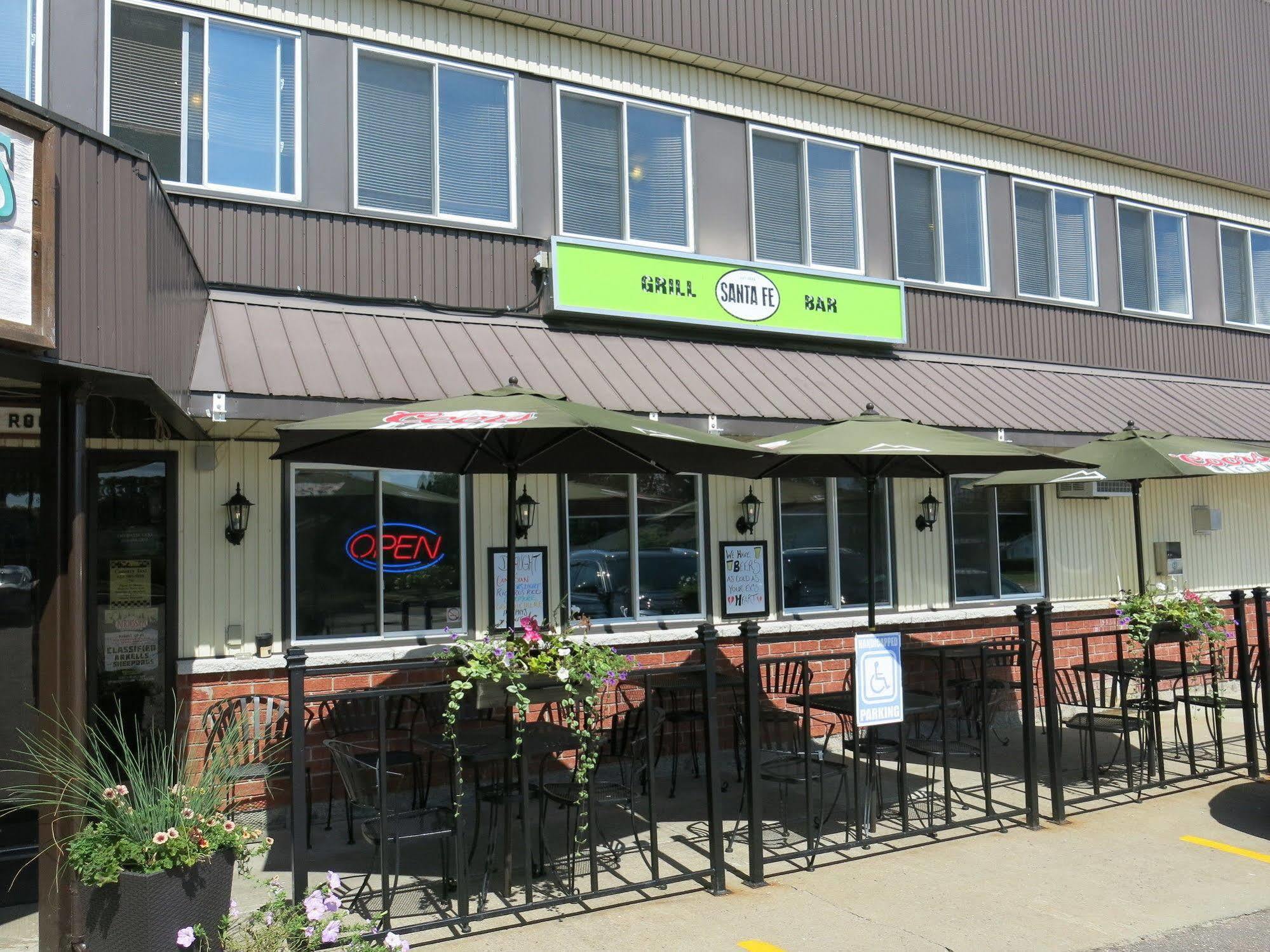 Shemron Suites Hotel Deep River Exterior foto