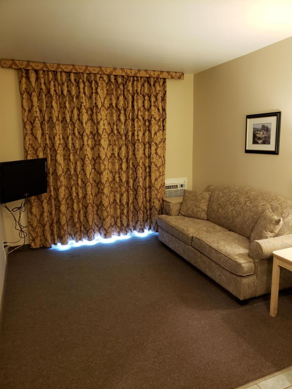 Shemron Suites Hotel Deep River Exterior foto