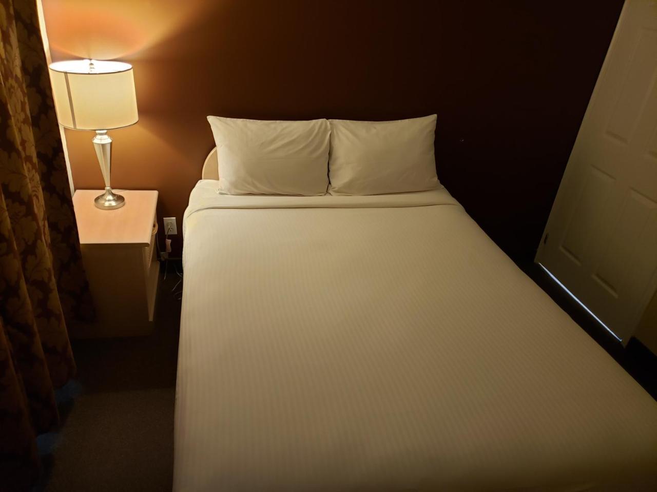 Shemron Suites Hotel Deep River Exterior foto
