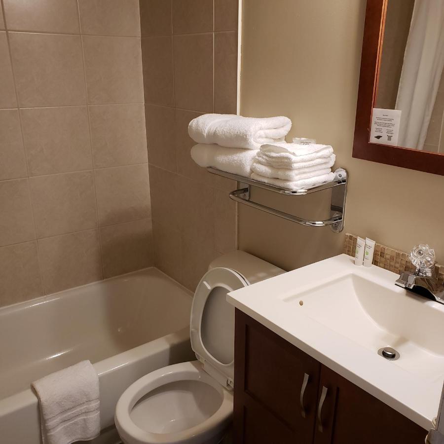 Shemron Suites Hotel Deep River Exterior foto